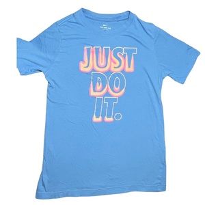 Nike t-shirt. Boys size Large. (10-12) NEW condition!